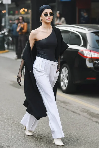 Milán Italia Febrero 2019 Street Style Outfit Antes Desfile Moda — Foto de Stock