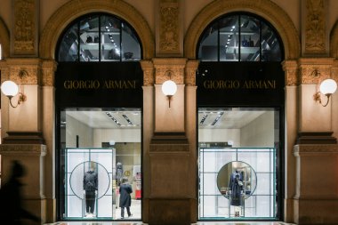 Milan, İtalya - 13 Ocak 2020: Giorgio Armani gece gösterisi