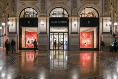 Milan, İtalya - 13 Ocak 2020: Galleria Vittorio Emanuele II.