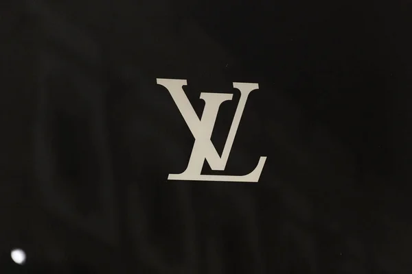 Milano Italia Tammikuu 2020 Louis Vuitton Logo Yksityiskohta — kuvapankkivalokuva