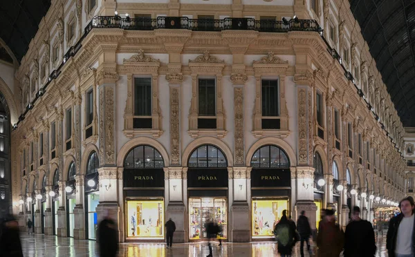 Milan Talya Ocak 2020 Geceleri Galleria Vittorio Emanuele Prada Nın — Stok fotoğraf