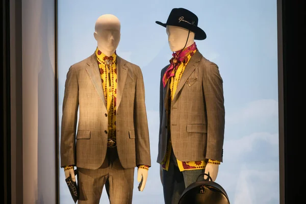 Milan Italie Janvier 2020 Versace Blazers Pour Hommes Chemises Motifs — Photo