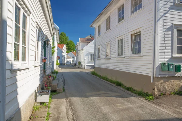 Une Rue Pleine Maisons Bois Blanc Flekkefjord — Photo