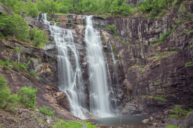 Uzun pozlama, baz istasyonundan gördün Skjervsfossen önden görünümü
