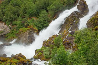 Kleivafossen Briksdalsbreen yolda ara kendi adıma