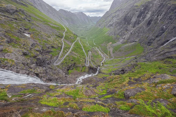 Zoek Naar Het Dal Naar Åndalsnes Vanaf Bovenkant Van Trollstigen — Stockfoto