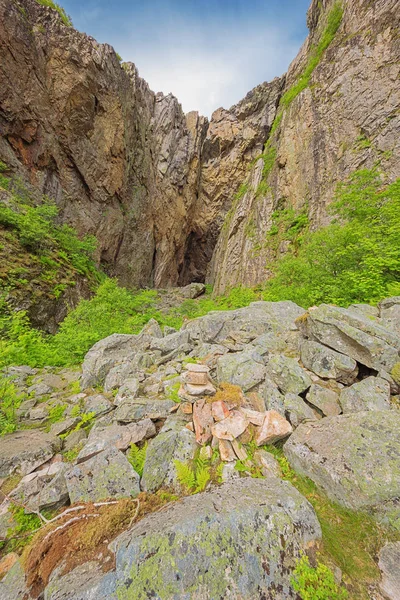 Área Alrededor Entrada Occidental Del Túnel Través Montaña Torghatten — Foto de Stock