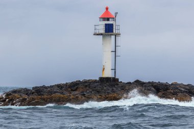 Bleik deniz feneri Bleiksoya gelirken liman girişinde