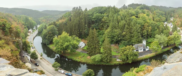 Panorama Rivière Sauer Traversant Esch Sur Sure Château Dominant Village — Photo