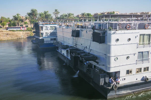 Editorial Luxor Egypt October 2018 Passing Nile Cruise Ships Vicinity — Stock Photo, Image