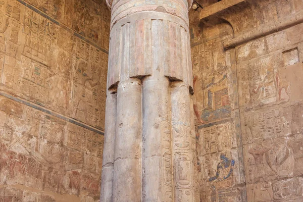 Detalle Una Columna Corte Ramsés Templo Luxor —  Fotos de Stock