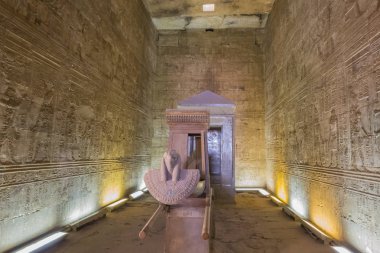 Edfu İlahi Görüntü için Granit Tapınağı içine bir görünüm