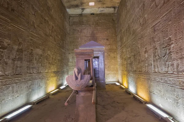 Vista Dentro Del Lugar Santísimo Templo Horus Edfu —  Fotos de Stock