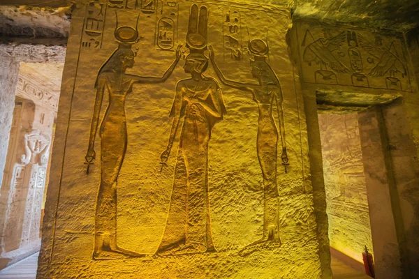 Nefertari Ile Birlikte Hathor Isis Abu Simbel Küçük Tapınağı Tasvir — Stok fotoğraf