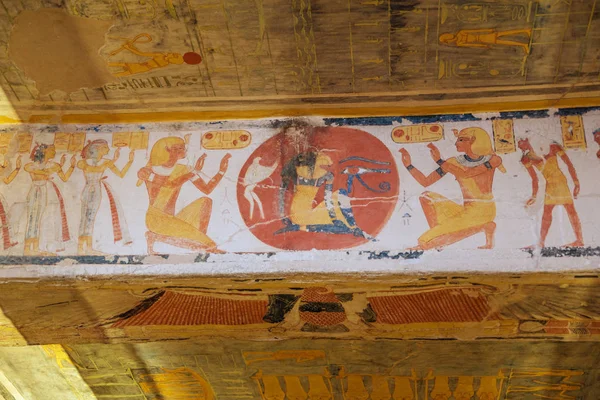 Ramesses Mezarında Ikinci Üçüncü Koridor Arasındaki Ayrımda Boyama — Stok fotoğraf