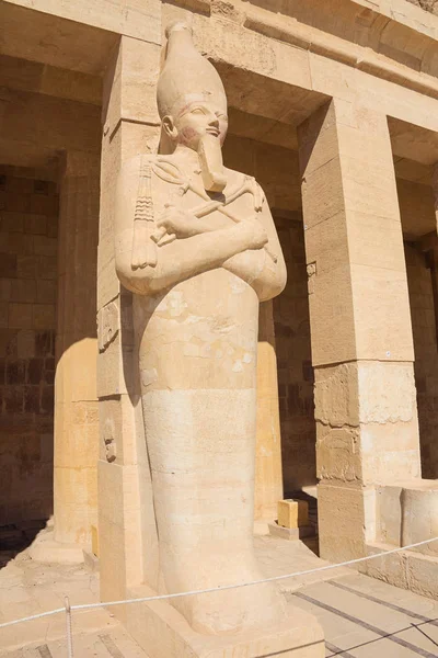 Hatshepsut Como Faraón Osiris Sosteniendo Visto Desde Lado Derecho Templo —  Fotos de Stock