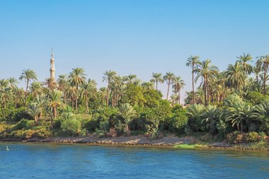 Armant'taki Nil, Luxor ve Aswan arasında