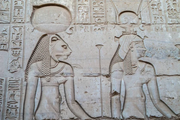 Kom Ombo Tapınağı Nda Sekhmet Hathor Gravür — Stok fotoğraf