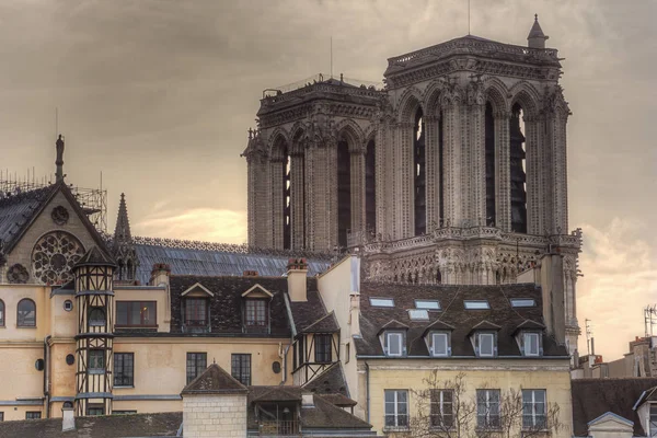 Close Towers Notre Dame Golden Hour Few Weeks Building Damaged — Stock Photo, Image