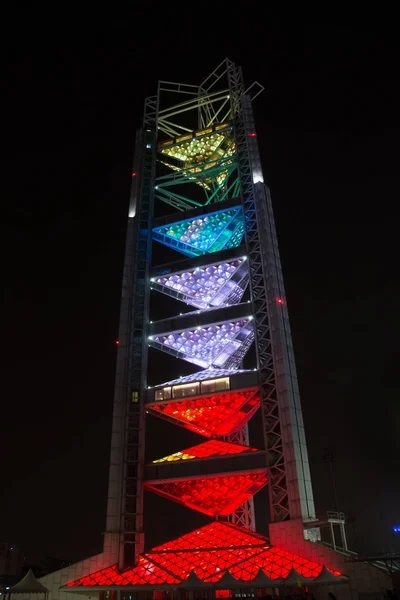 Redakce Peking Čína Dubna 2019 Vysílací Věž Zářivě Barevném Nočním — Stock fotografie