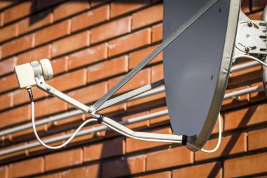 Uydu çanağı parçası