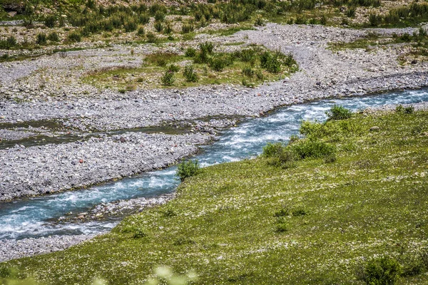 Fiume in montagna — Foto Stock