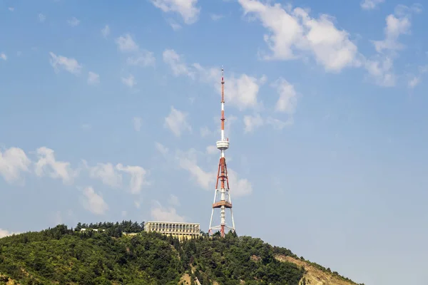 Duże telewizyjna wieża — Zdjęcie stockowe