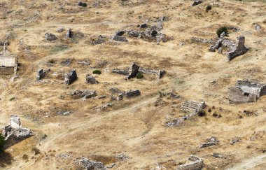 Antik yapıların kalıntıları