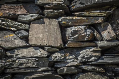 Yığılmış taşlar