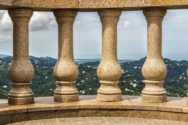 Yüksek bir dağda Teras