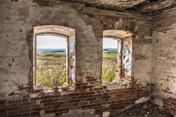 All'interno di una casa abbandonata — Foto Stock