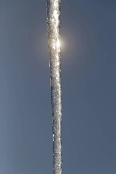 Luce del sole nel ghiacciolo — Foto Stock