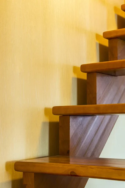 Parte de una escalera de madera — Foto de Stock