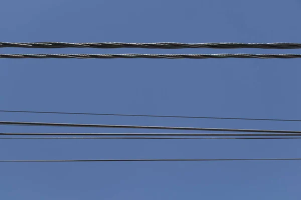 Linha de fios elétricos — Fotografia de Stock