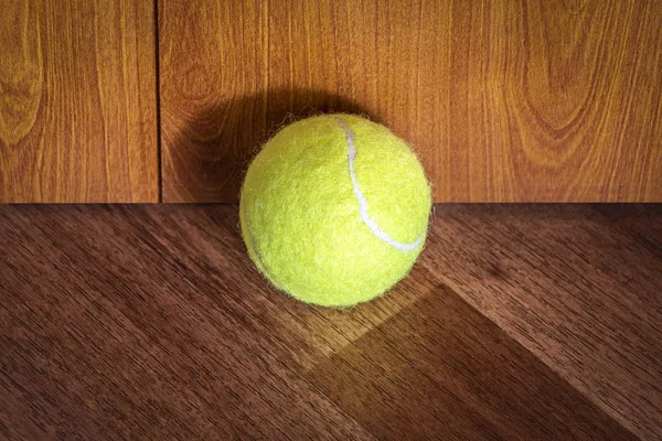 코너에 있는 테니스 공 — 스톡 사진
