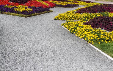 Parlak çiçek yatak