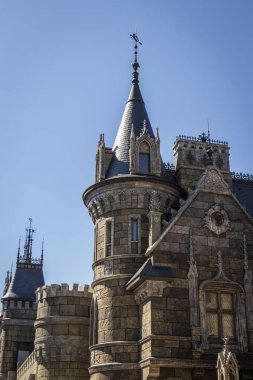 Gotik tarzda bir kale.