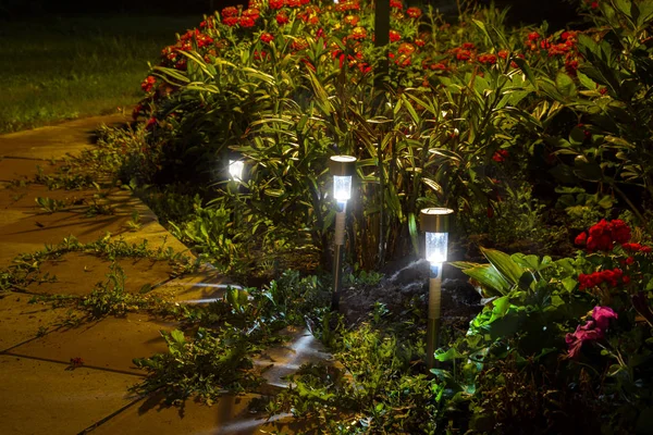 Gece Bahçe ışıkları