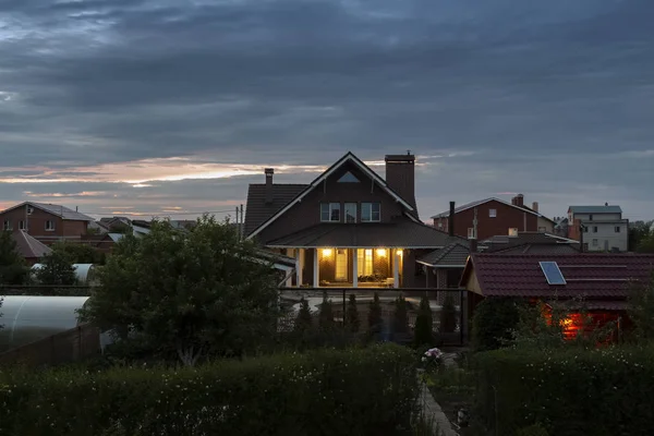 Rustige avond in het dorp — Stockfoto