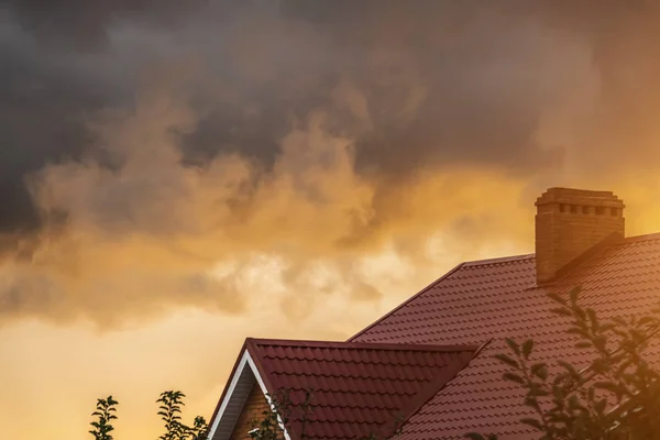 Clouds over the roof — Stock Photo, Image