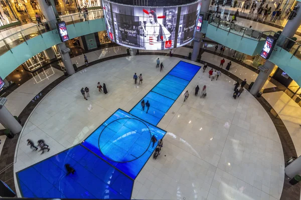 Dentro del Dubai Mall — Foto de Stock