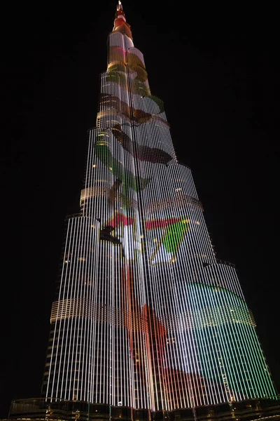 Iluminação noturna do arranha-céu Burj Khalifa nos EAU Ind — Fotografia de Stock