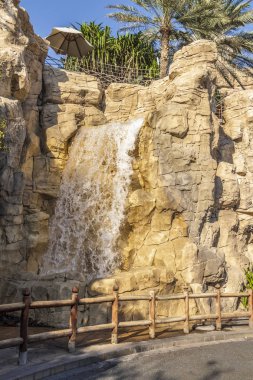 Dekoratif büyük şelale