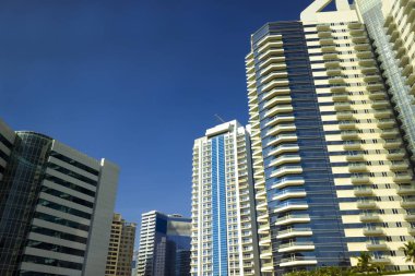 Şehrin yüksek binası.