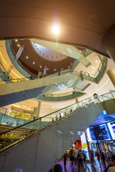 Dentro del Dubai Mall — Foto de Stock