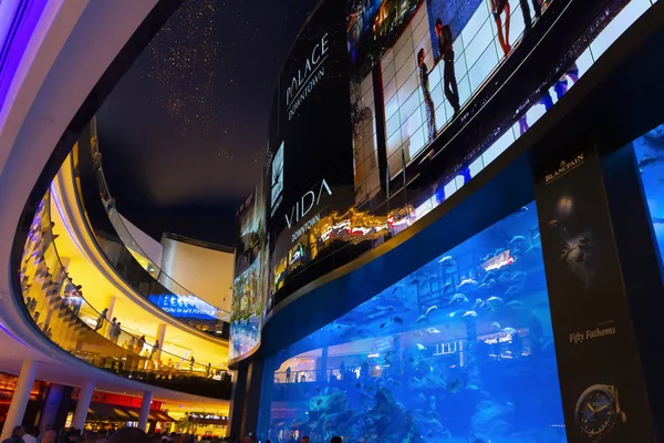 Acuario en Dubai Centro Comercial — Foto de Stock