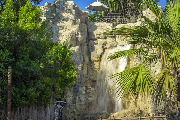 Dekorativa stora vattenfall — Stockfoto