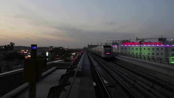 Jedź na Dubai Metro — Wideo stockowe