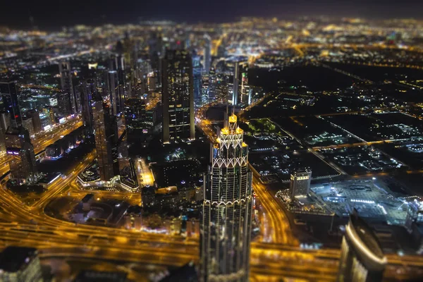 Vista aérea de la ciudad nocturna — Foto de Stock