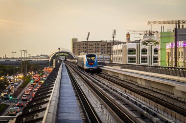 Dubai Metrosunda Yolculuk